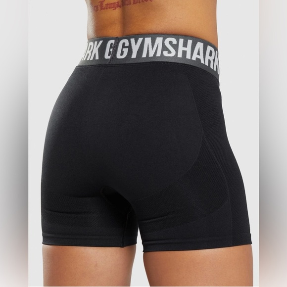 NWT Gymshark Flex Shorts Black/Charcoal Grey Mid Rise Sweat Wicking Sz S - Picture 1 of 9